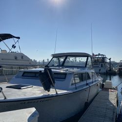 1968 Owens Concorde 28’ Vintage Cabin Cruiser