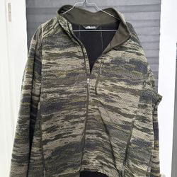 The North Face Men’s green camo shell jacket - Extra Large XL