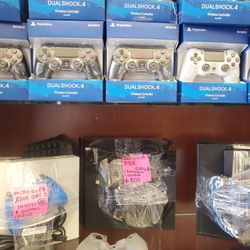 PS4 500GB WITH HEADPHONES 