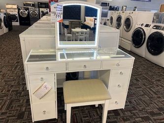 VANITY WITH LED LIGHTS - WE DELIVER 