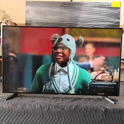 55 inch Samsung smart 4k ultra HD beautiful tv comes with remote control shows great quality clear picture works perfect guaranteed