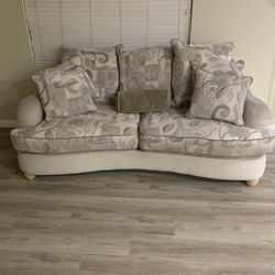 Living Room Couch w/ Pillows 