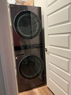LG Thin Q Washer and Dryer stackable