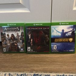 XBOX One - Assassins Creed, Metal Gear Solid V The PhantomPain, Guitar Hero 