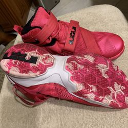 NIKE Size 12 good Conditions