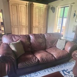 Leather Couch In San Marino 