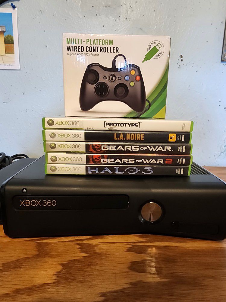 Xbox 360 S - Bundle