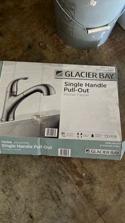 Glacier Bay Single Handle Pull-Out Kitchen Faucet
