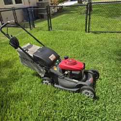 Honda 21 inch self propelled mower $325