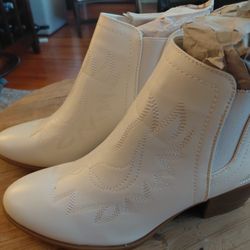 Never Worn Cowboy Ankle Boots Size 11