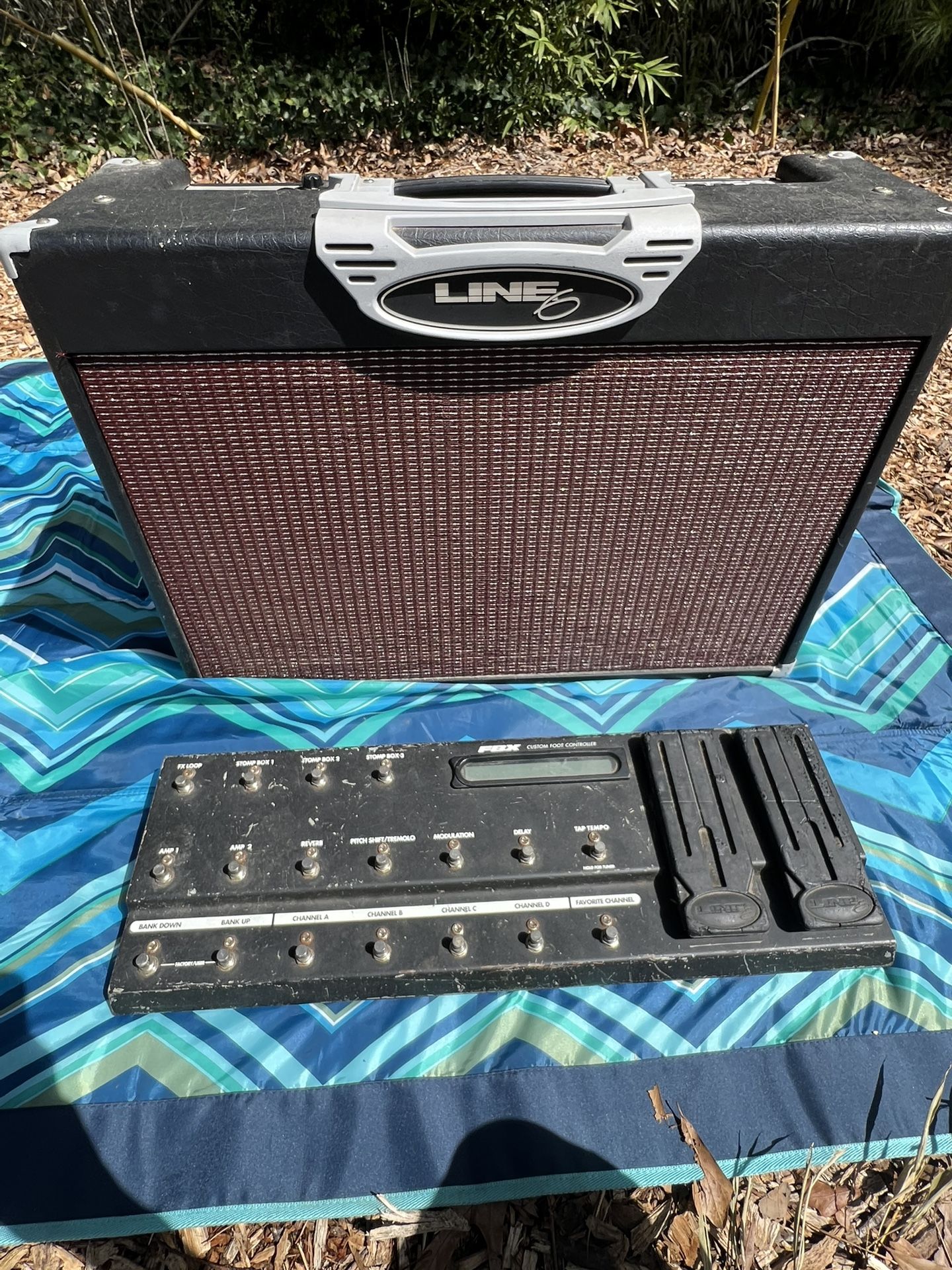 Line 6 Vetta 2x12 100W Guitar Combo Amp with Floorboard