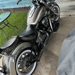 2004 Yamaha Road Star 1700