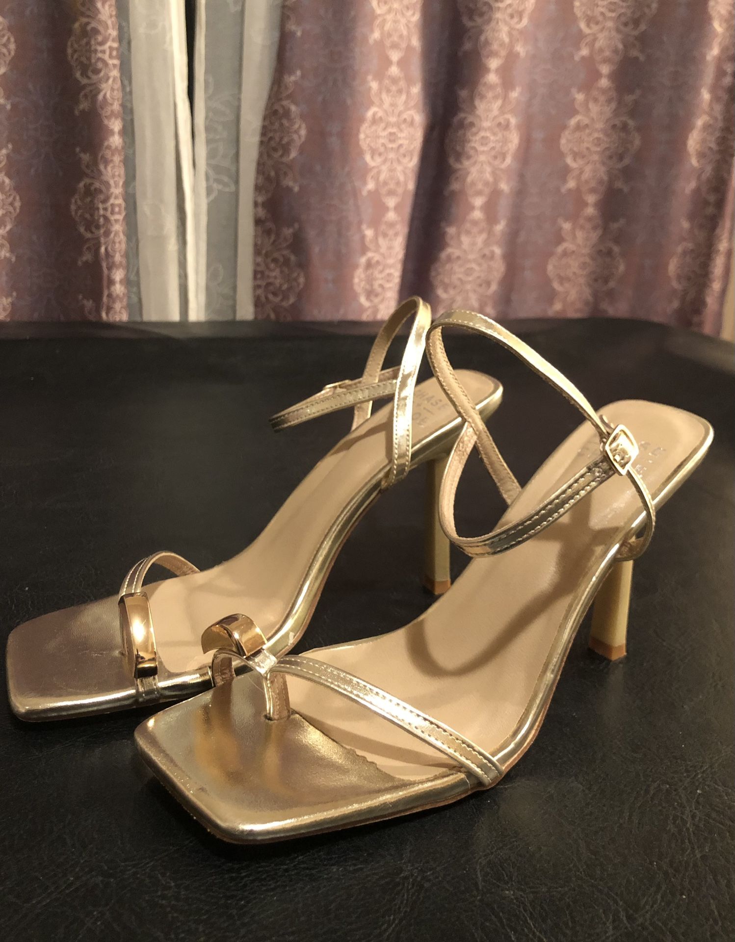 Women’s Gold Heels Size 5 1/2