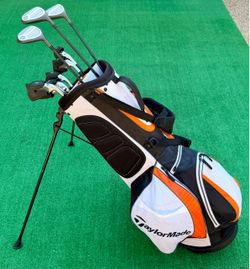 Dunlop Ultronic Golf Club Set | Driver Woods Irons & Putter + TaylorMade Bag