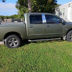 Nissan Titan Green V8 2004 