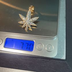 Cannabis Leaf Diamond Pendant 