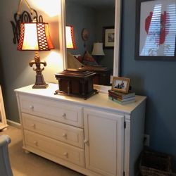 Belllini Childrens Furniture Set