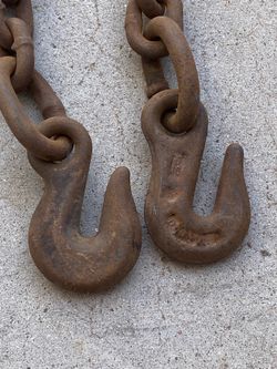 CHAIN & HOOKS