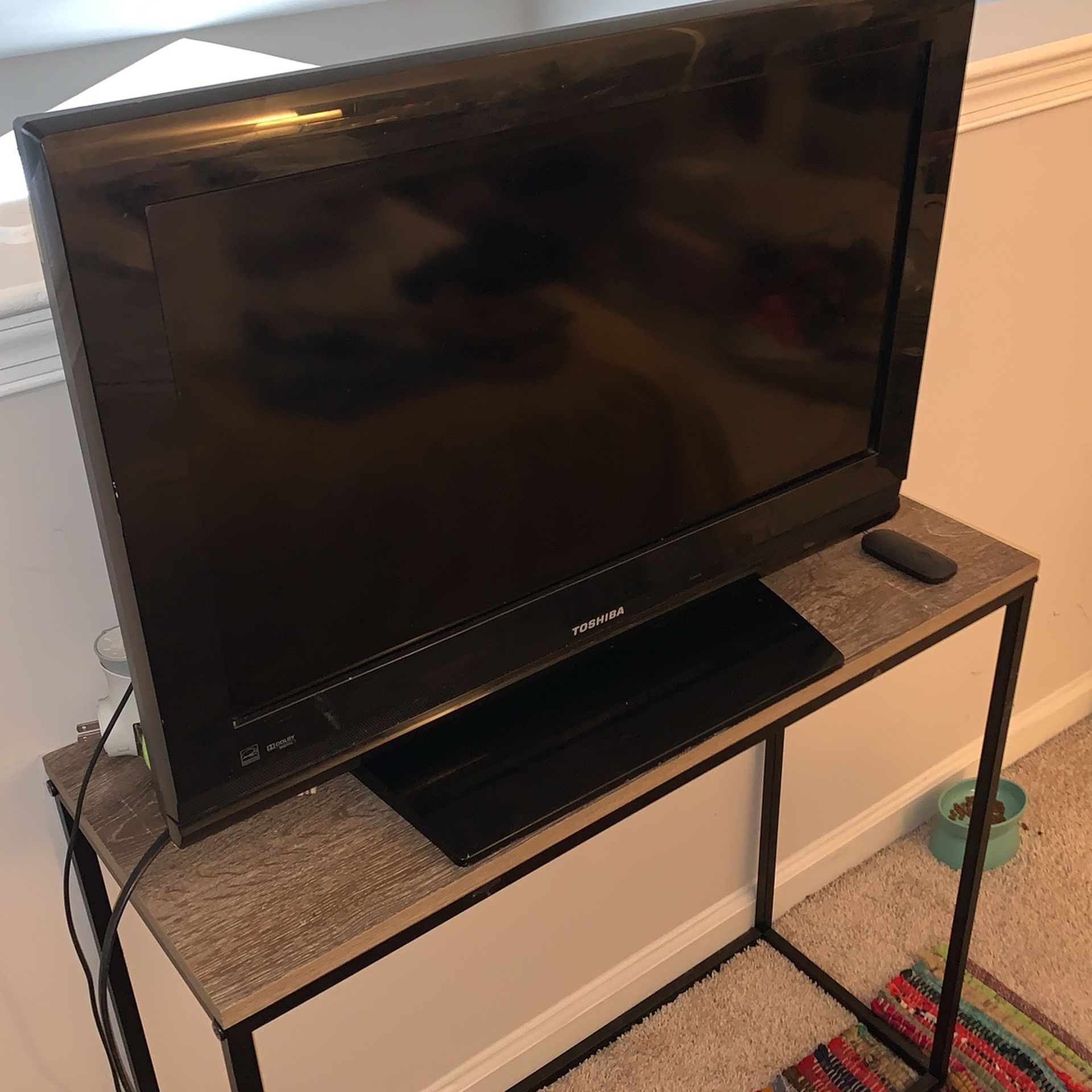 24” TOSHIBA TV