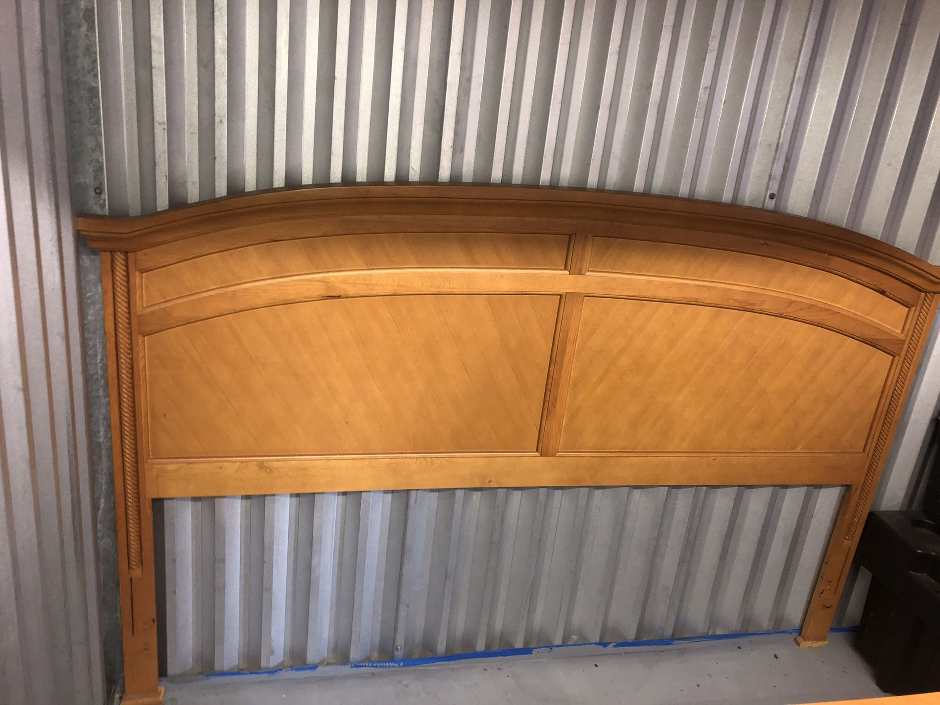 4pc Wooden Bed set (NO FRAME)