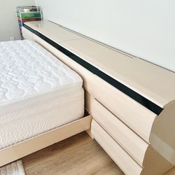 Italian White Lacquer Queen Bedroom Set – Bed, Dresser & Mirror – 1990s Classic