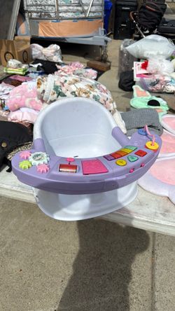Infantino high chair/ play chair