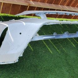 2021 -2022 TOYOTA VENZA FRONT
BUMPER COVER GENUINE USED OEM. NC4