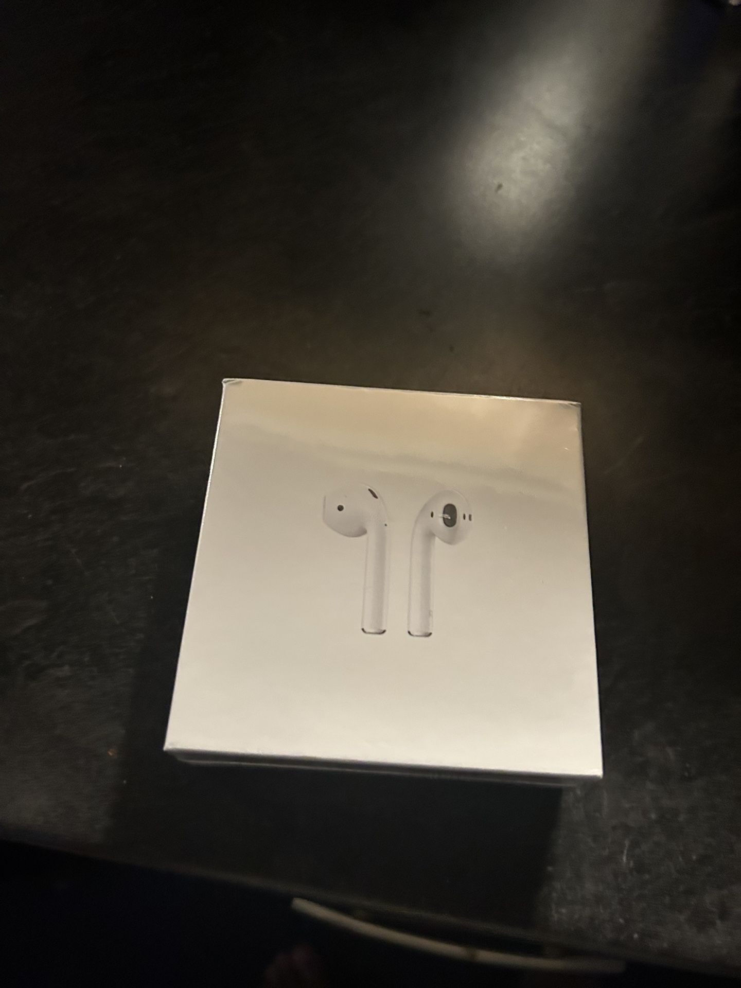Apple , AirPods