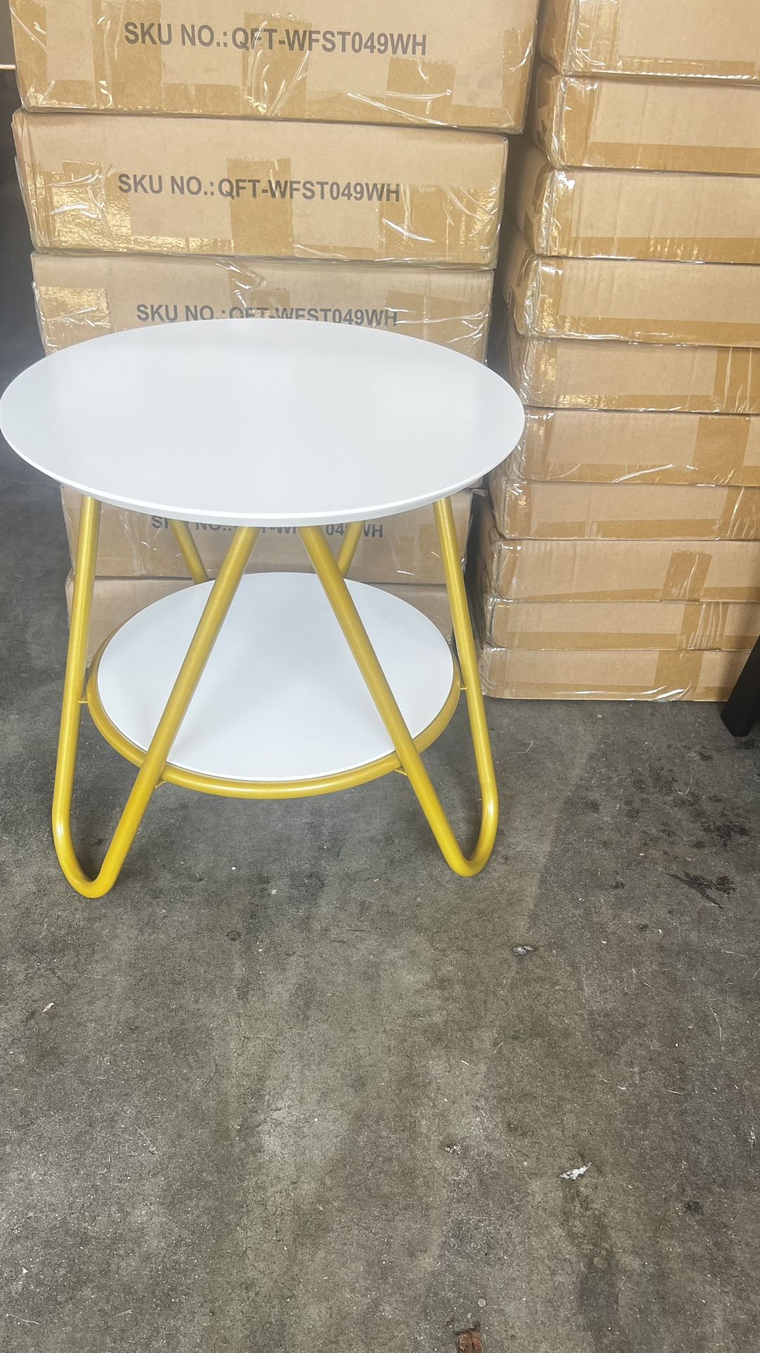 SIDE TABLE COLOR: ROSE GOLD AND WHITE H16.5” x16” W $20