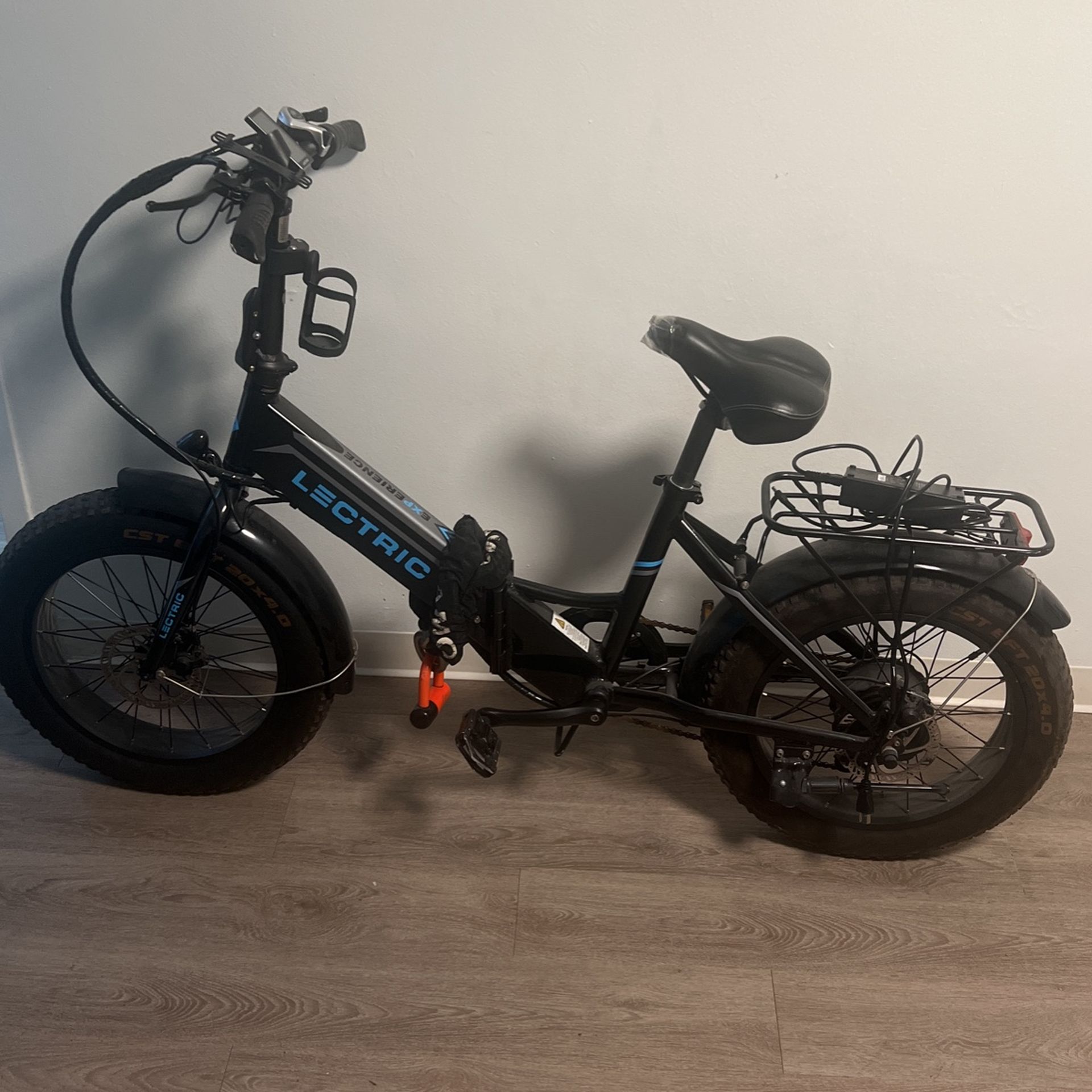 E-bike For Sale Comes With Heavy Duty Bike Lock, Plus Accessories And All Keys