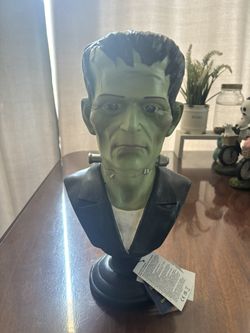 Frankenstein Statue 13” LED Eyes