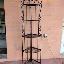 Potted plant stand