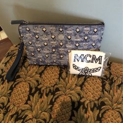 Mcm Signature Blue https://offerup.com/redirect/?o=UG91Y2guTmV3