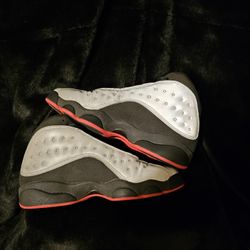 Size 7y- 270. Jordan 13 Retro Infrared 23