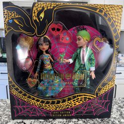 Monster High Howliday Deuce and Cleo