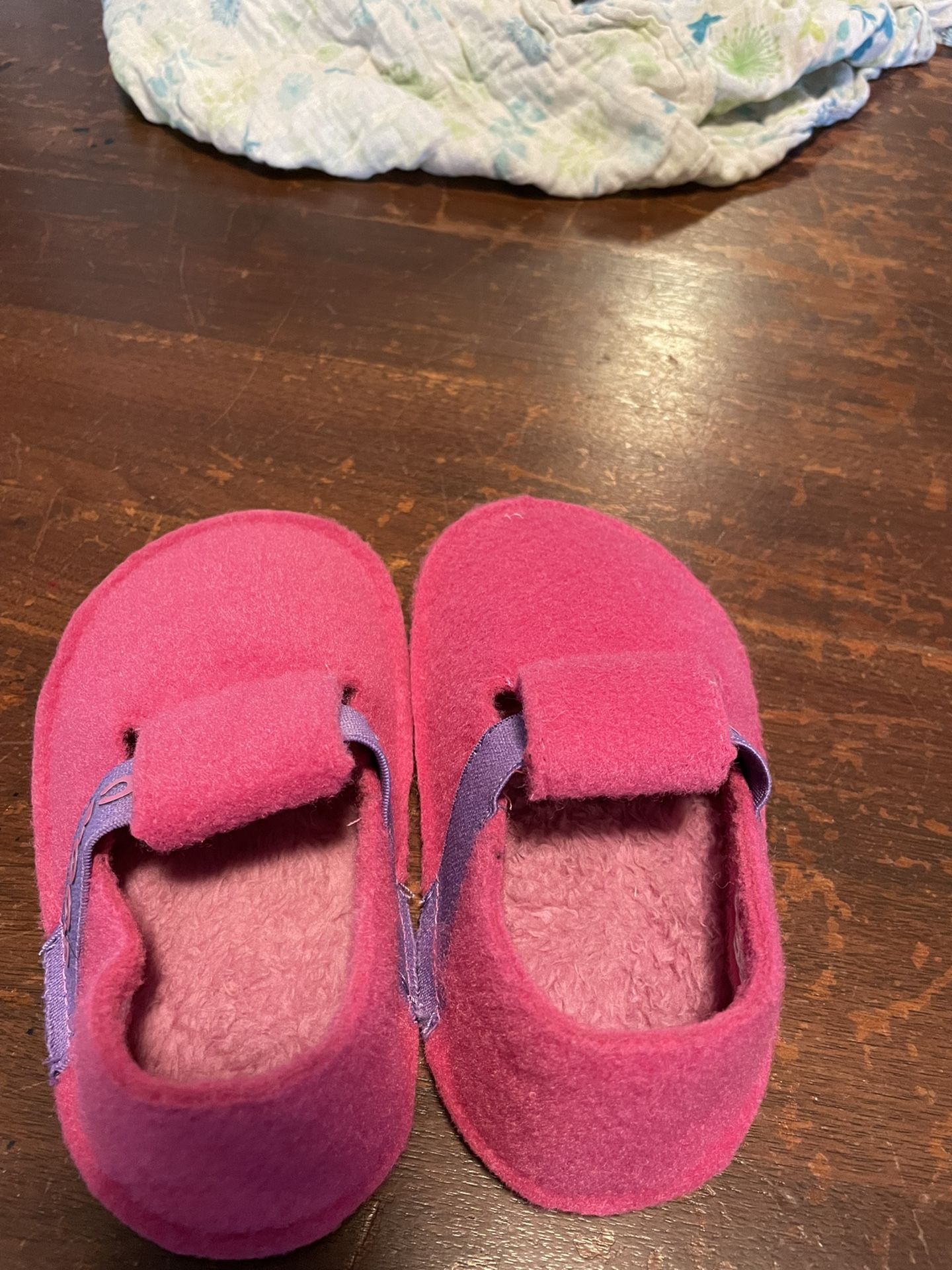 Pink Crocs Slippers Toddler (size 8)