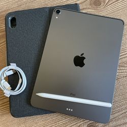 iPad Pro 11” (Face ID / IOS 26) 512GB with keyboard case,  pen & Accessories 