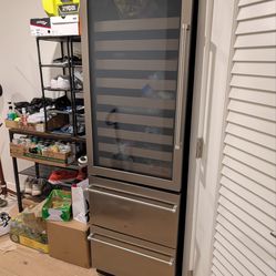 Wine fridge with drawers