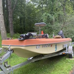 15' King Fisher Fiberglass Bass Boat