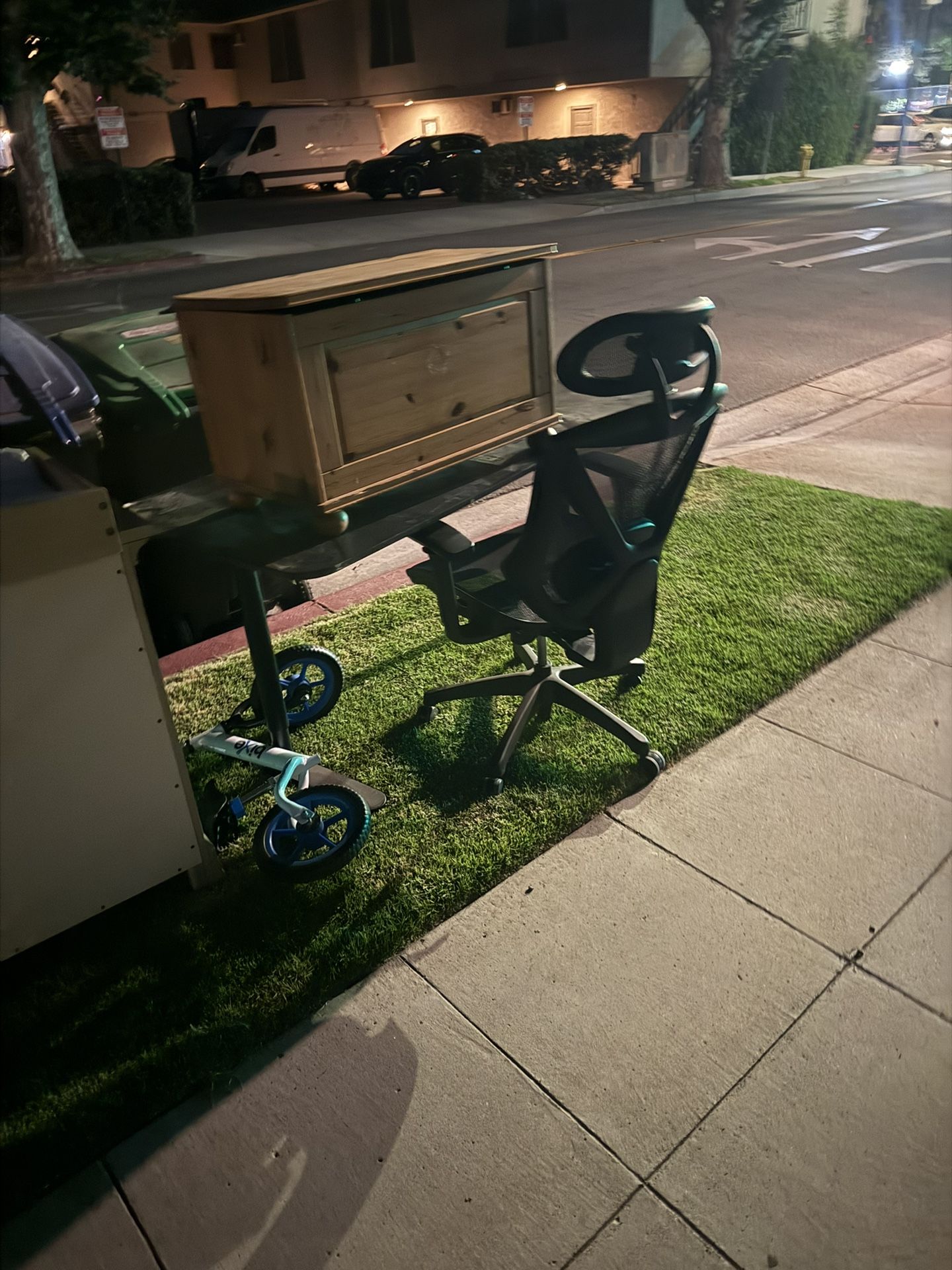 Free Furniture