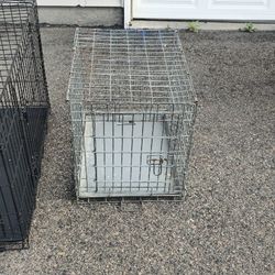 [  ] 24Lx18wx21h dog crate
