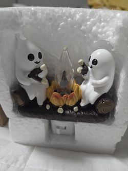 NEW! Ghost Roasting Smores Flickering Campfire Night Light
