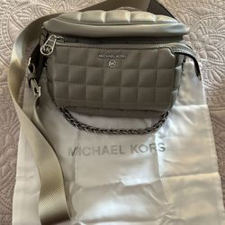 Michael Kors Crossbody Bag
