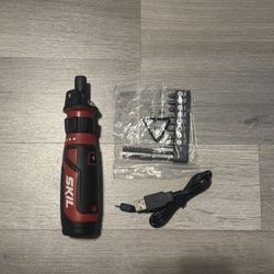 SKIL Rechargeable 4V Screwdriver with Circuit Sensor Technology