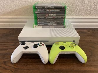 Xbox One S Bundle | 2 Controllers | Games