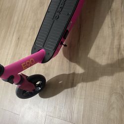 Girls Black Label E90 Electric Scooter
