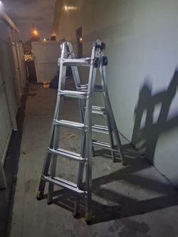 GORILLA 22ft REACH MULTI-POSITION LADDER