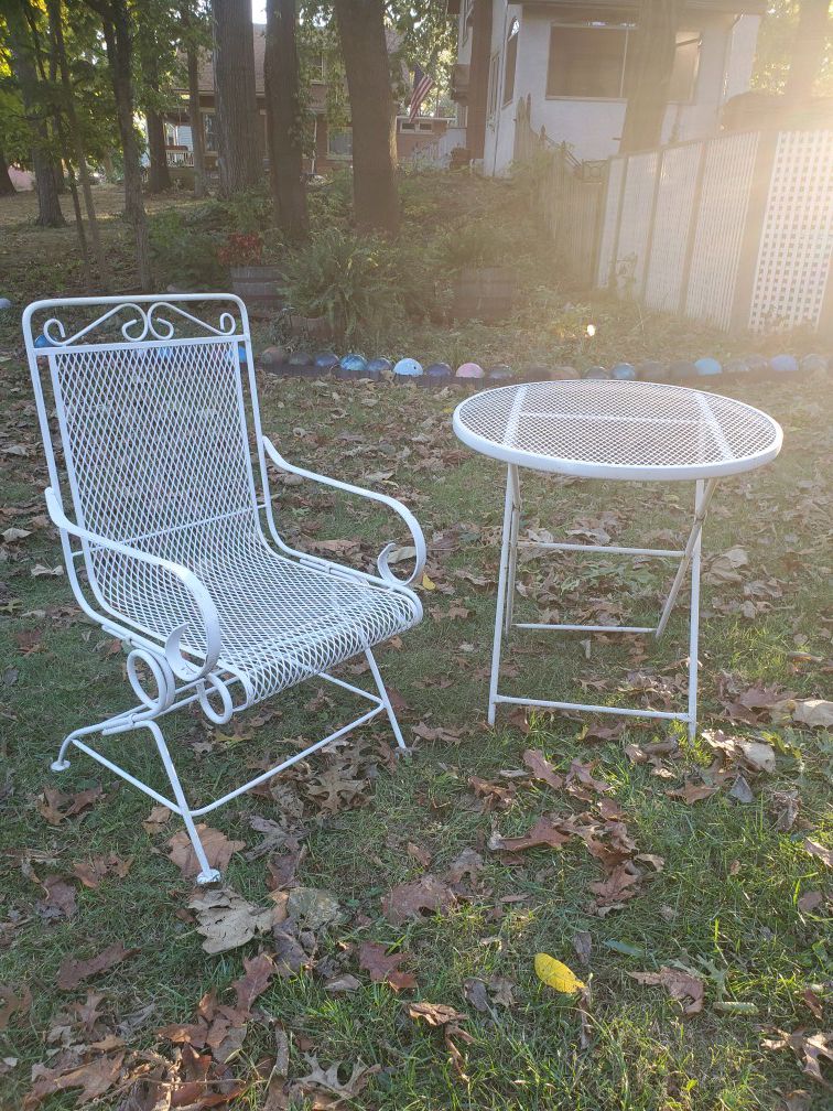 Vintage Mid Century Patio Furniture Wire Mesh Collapsible Folding Table