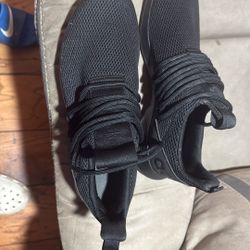 New Adidas Size 11 Men 