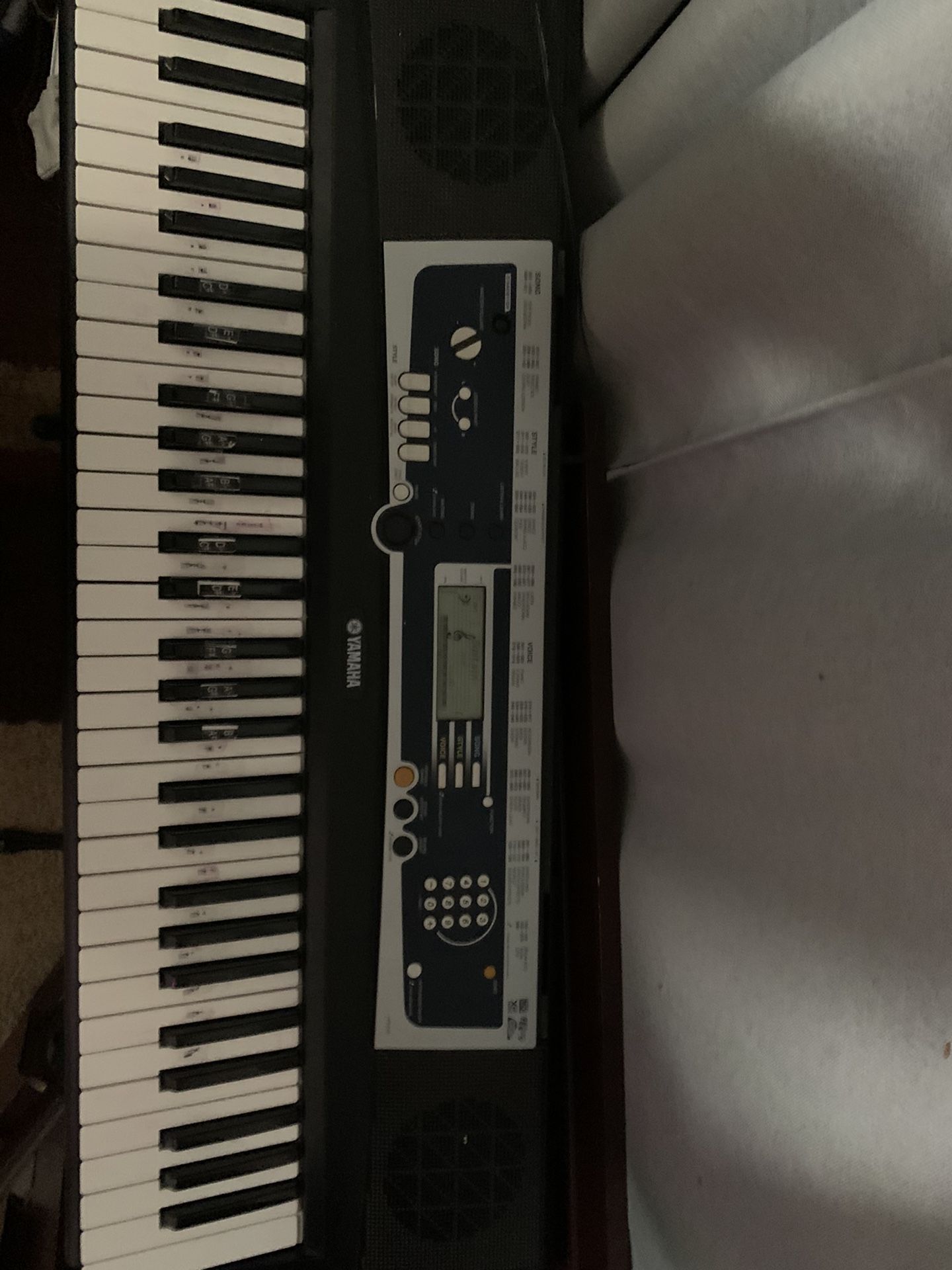 Piano YAMAHA